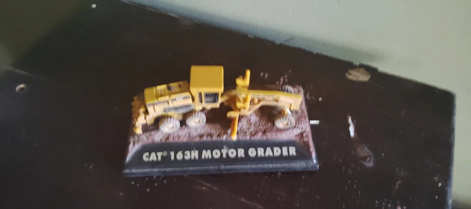 Norscot - CAT 163H Motor Grader - At Work - 1:87 Scale Die-Cast #55437 2008 - Image 3 of 4