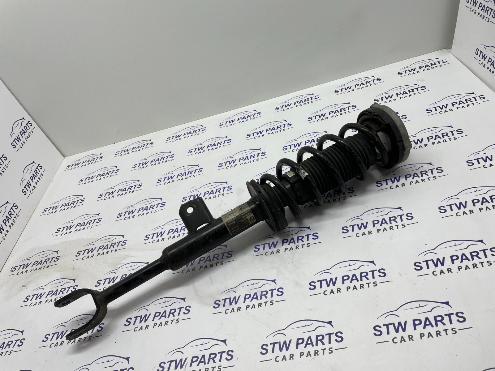 BMW 5 G30 suspension strut shock absorber front right 6866598 