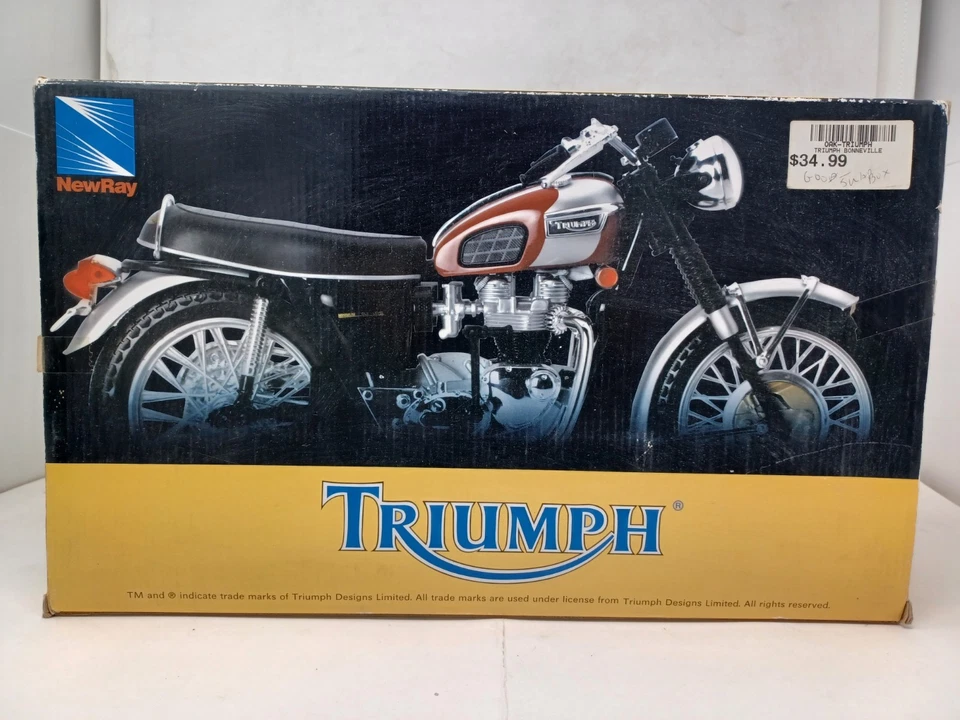 Nueva motocicleta Ray Triumph Bonneville diecast 1:6  Foto 2 de 2