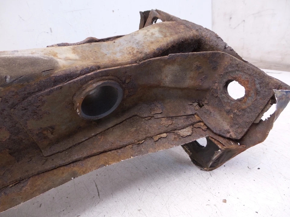 74-81 Camaro Firebird Driver Side Rear Frame Rail Rear Section GM W Shock Tower Foto 2 de 4