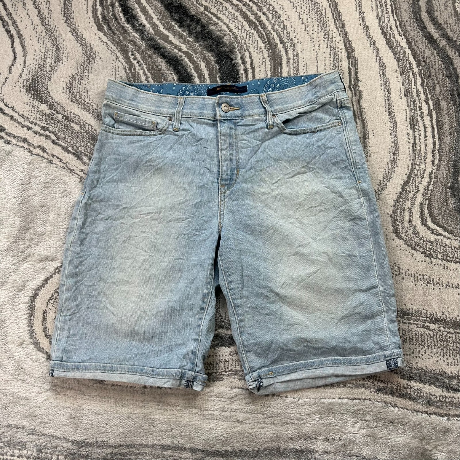 Women's Vintage Levi's 525 2000's Y2K Light Blue Cuffed Sz 12 Denim Cotton Jorts image 2
