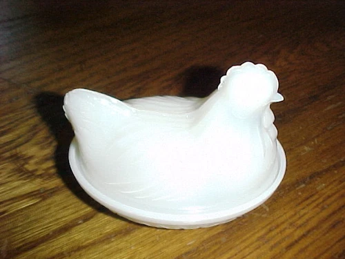 Decorative Chickens Hen on Nest,basketweave nest,Opaque,Milk Glass,Hazel Atlas