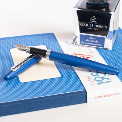 Sheaffer VFM Fountain Pen - Neon Blue