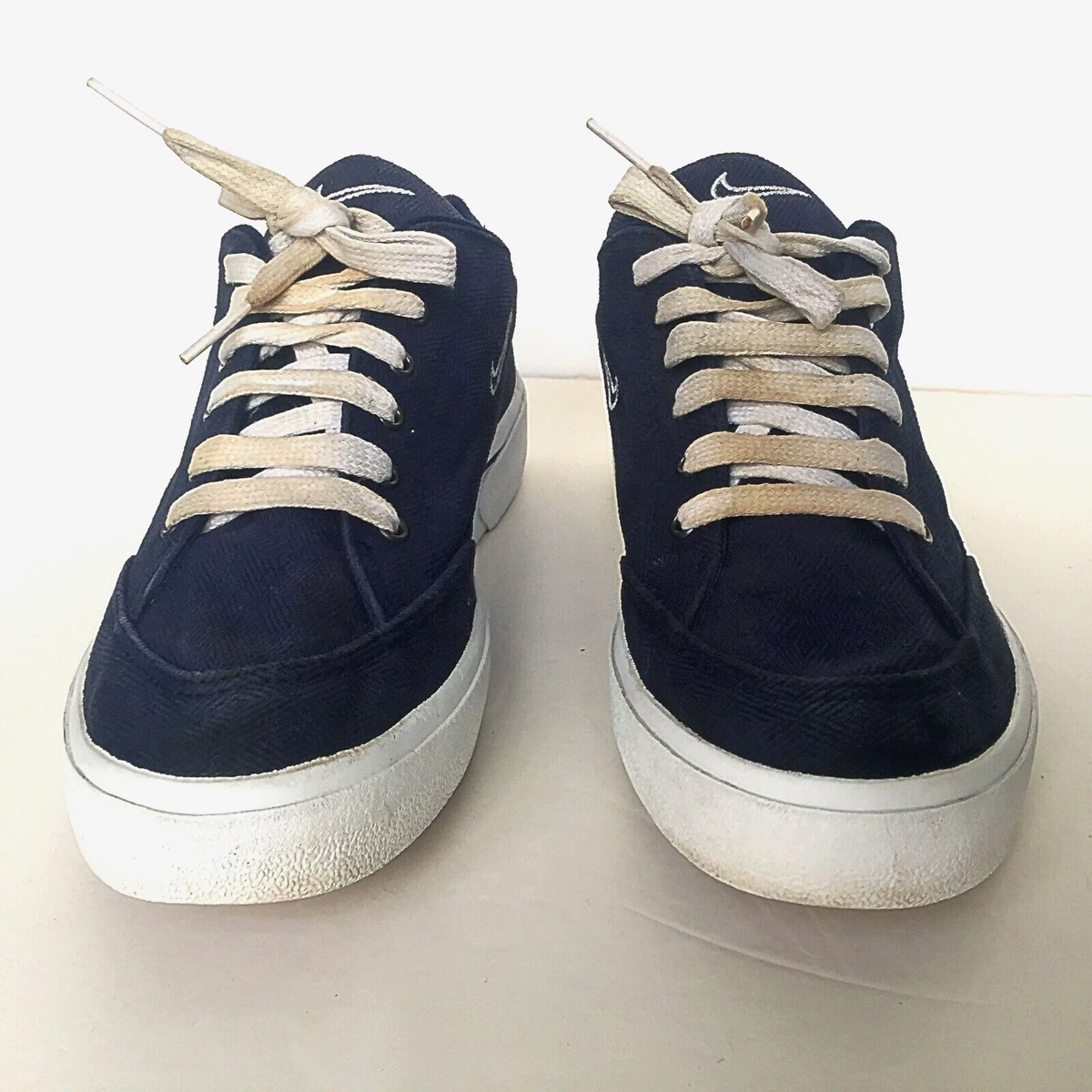 Nike canvas shoes under deals 2000