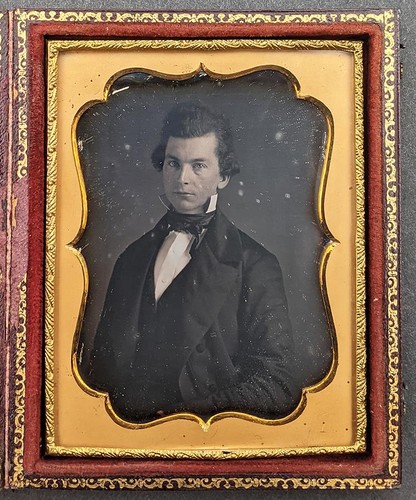 VICTORIAN DAGUERREOTYPE QUARTER PLATE YOUNG GENTLEMAN c1840's