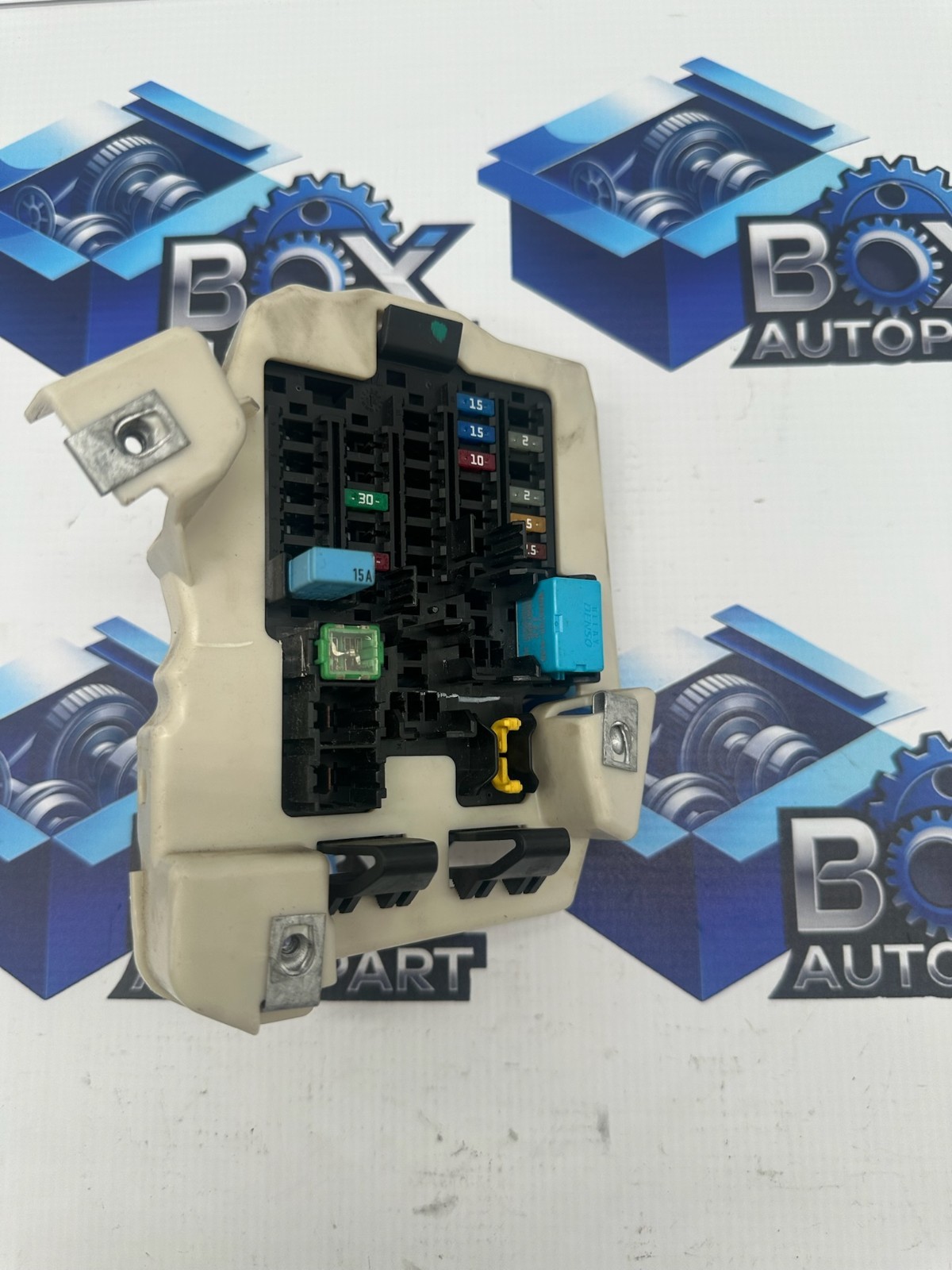 2013-2016 CADILLAC ATS 2.5L FRONT LEFT DRIVER SIDE JUNCTION FUSE RELAY BOX OEM