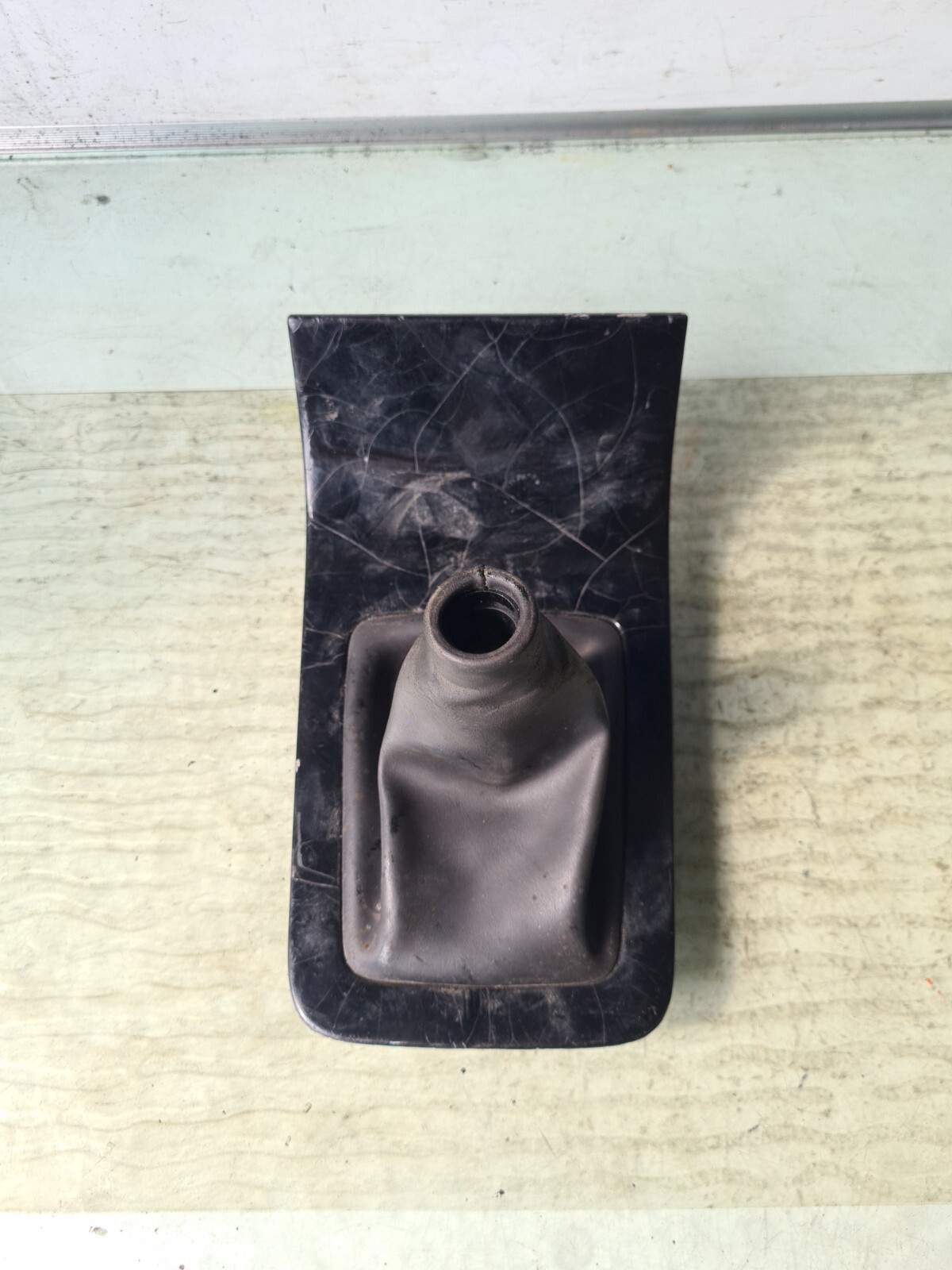 VOLVO S60 V70 2007-16 M2682330 30672191 AUTO GEAR STICK SURROUND TRIM ...