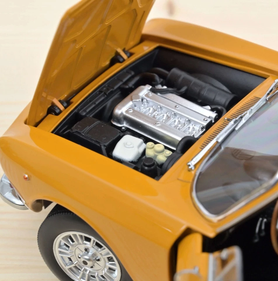 NOREV 1/18 (187910) -- ALFA ROMEO 1750 GTV 1970 JAUNE -- NEUF - Photo 3/3