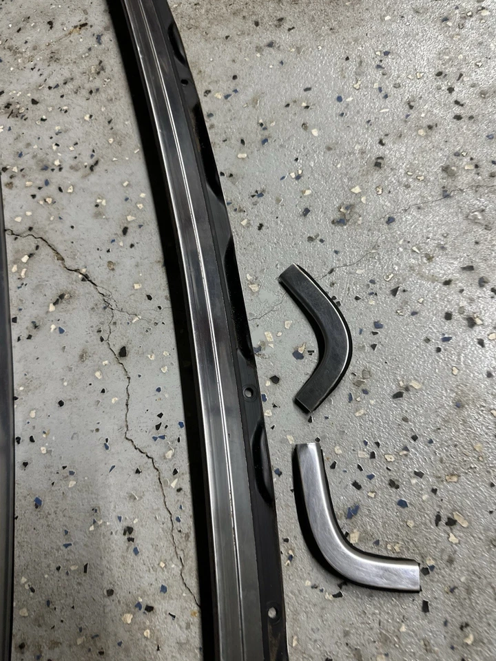 Mazda B2000 B2200 B2600i 1986-1993 parabrisas delantero molduras de ventana - todas 6 piezas A Foto 4 de 4