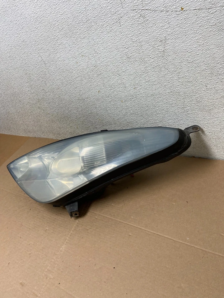 2000 to 2005 Toyota Celica Left Driver LH Side Halogen Headlight OEM Q8880 DW - Image 3 of 4