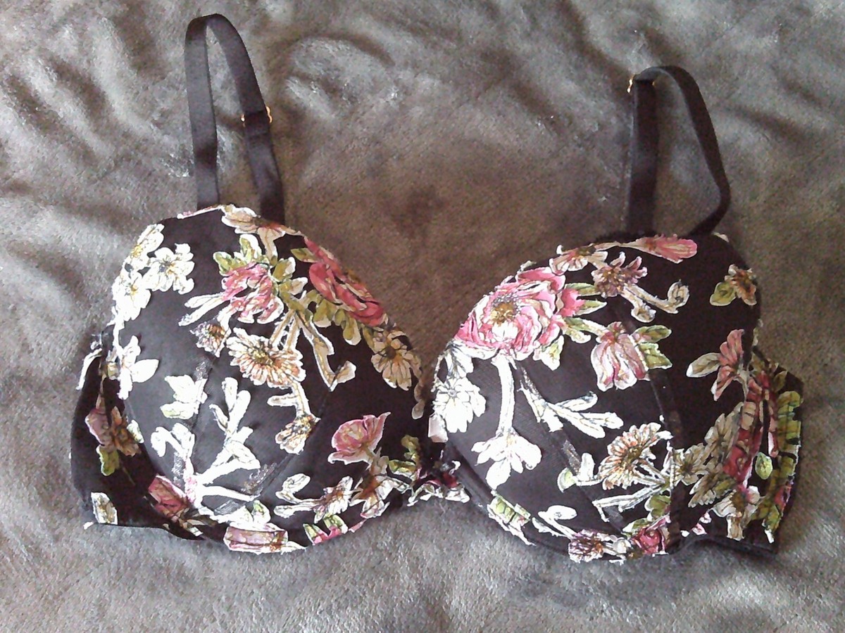 victorias secret pink padded bra uk 34D usa 34D euro 75D france 90D aus 12D