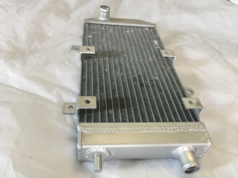 RADIADOR DE CARRERAS DE RENDIMIENTO PARA KAWASAKI VULCAN 900 CLASSIC VN900B VN900 B Foto 2 de 4