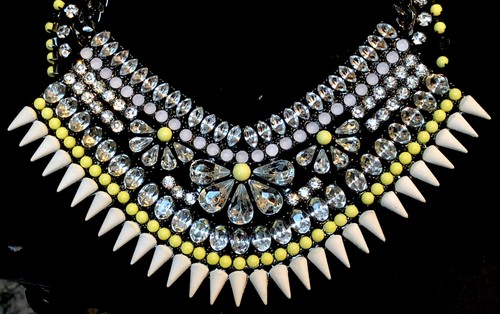 BAUBLEBAR CRYSTALS STONES BEADS STATEMENT NECKLACE YELLOW WHITE WESTERN - Picture 2 of 2