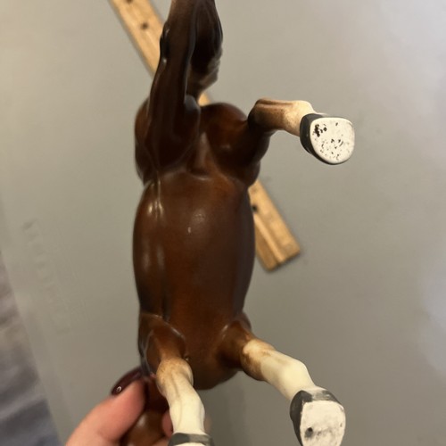 Keramik Kastanie Quarter Horse mit vier Strümpfen und Blaze - Bild 6 von 11