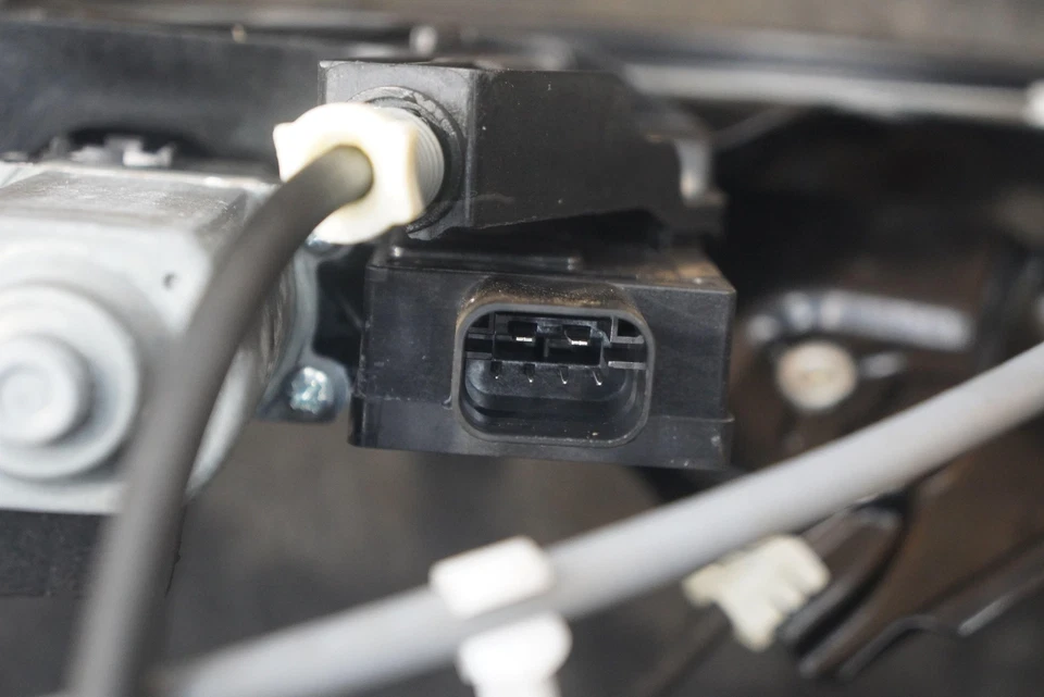 Front Right Passenger Door Window Regulator Motor 51339466298 BMW M240i 230i G42 - Image 3 of 4