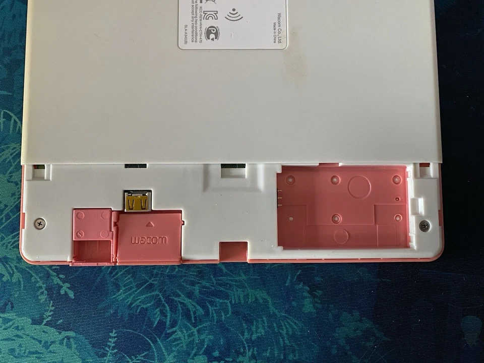 IMPORTIERT AUS JAPAN - Wacom CTH-470/P PINK Grafiktablet mit Stift, Kabel, CDs - Bild 4 von 4