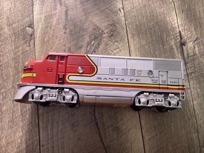 Lionel Santa Fe Red & Silver Battery Powered F-3 Diesel Locomotive 2343 untested