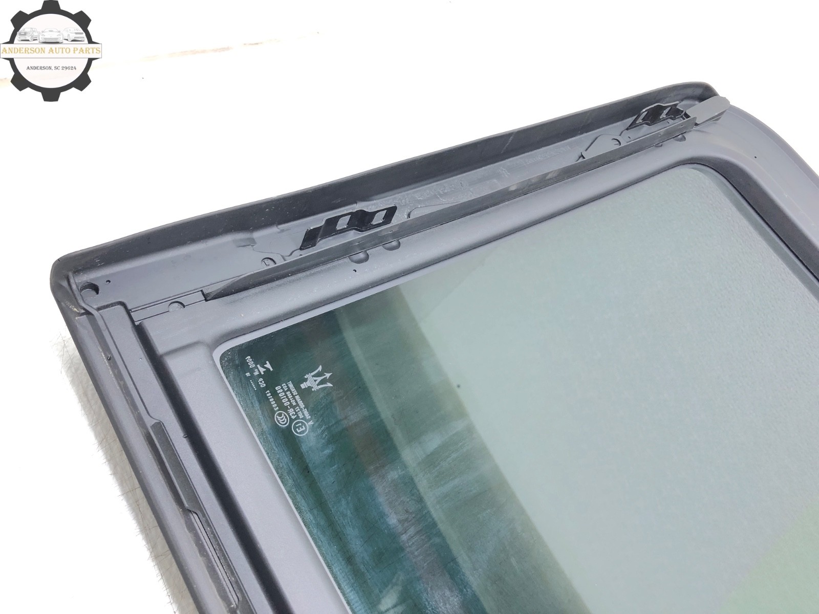 2017-2024 MASERATI LEVANTE FRONT SUNROOF PANEL GLASS WINDOW OEM