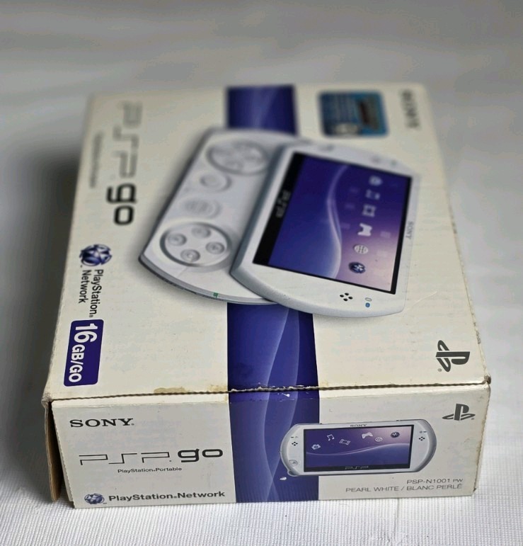 NEW SEALED Sony PSP Go N1001 Pearl White 16GB Console Rare PS