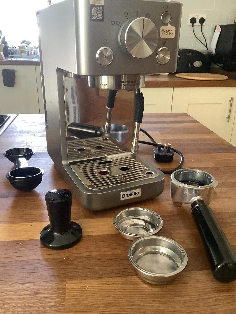Breville Barista Slimline Espresso Machine Compact Coffee Maker VCF185 RRP £239
Opens in a new windo
