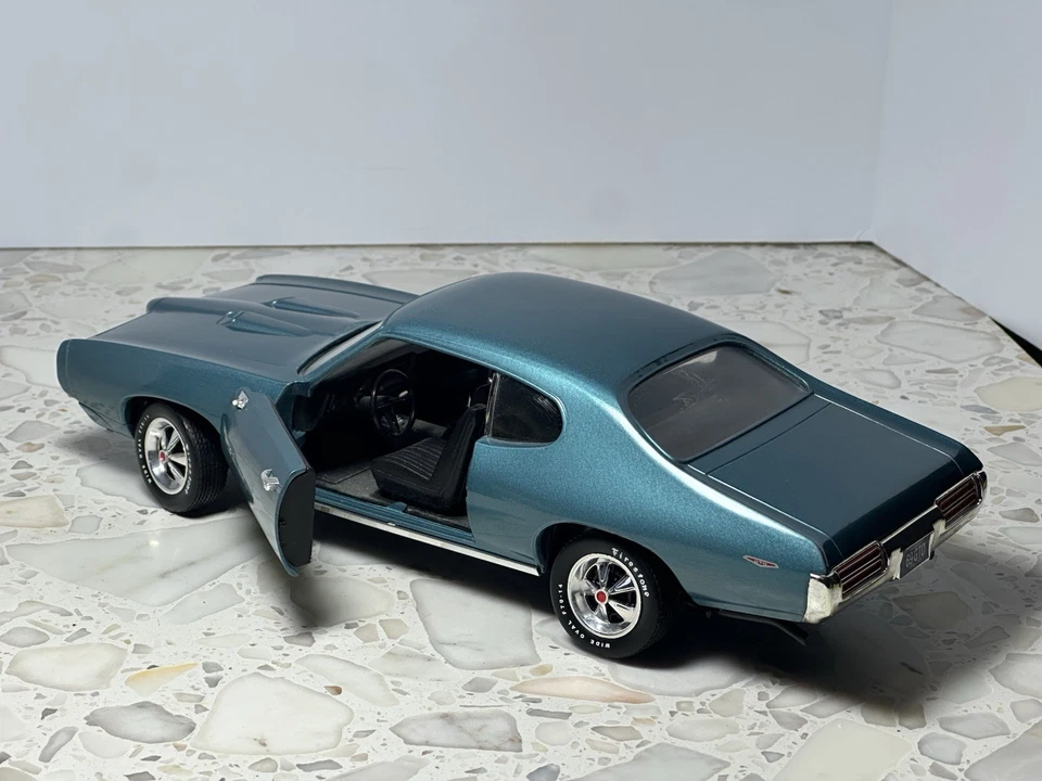 ERTL American Muscle 1:18 1969 Pontiac GTO Diecast – Azul/azul-petróleo – Como está LEIA - Imagem 4 de 4