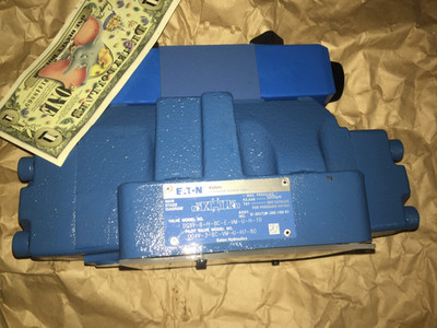 DG5V-8-H-8C-E-VM-U-H-10 NEW VICKERS VALVE