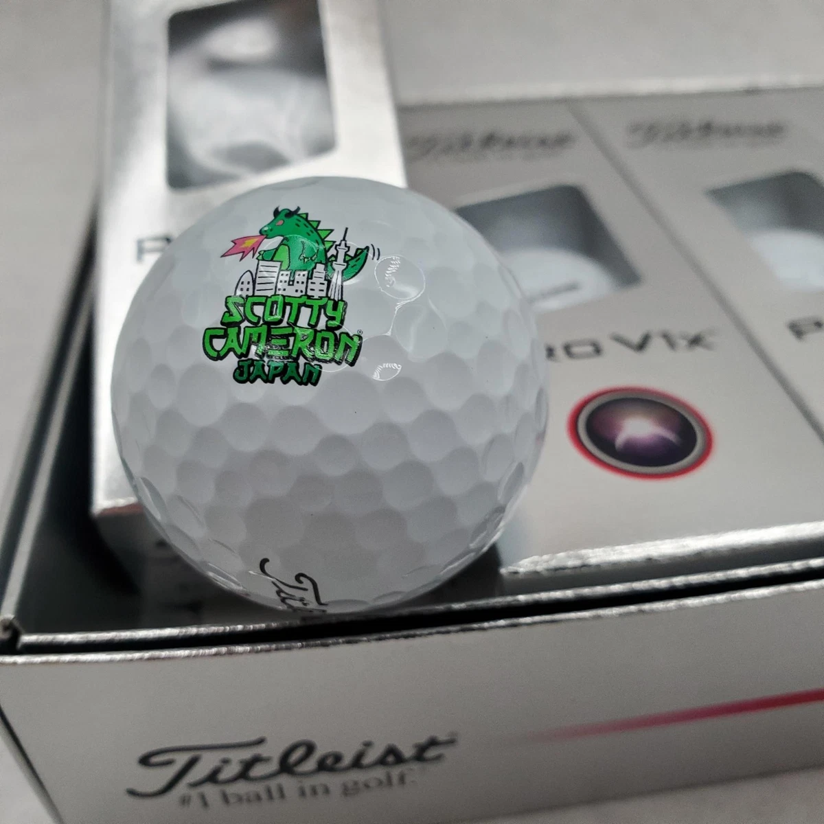 Scotty Cameron 浜松M&G Pro V1 1ダース 新品・未使用 8 dozen new Scotty Cameron prov1 golf balls. Various logos
