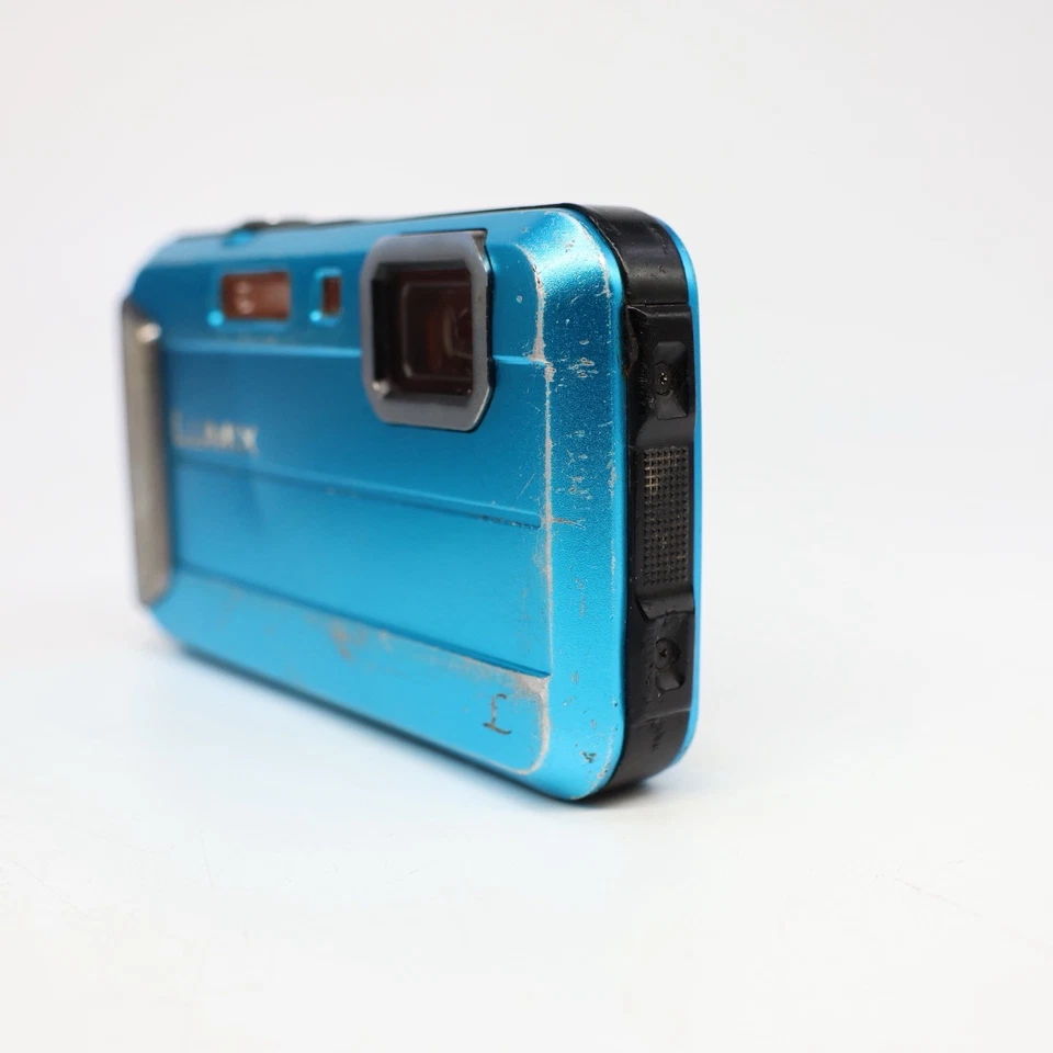 Panasonic Lumix DMC-FT25 16.1MP Waterproof Digital Camera-  Blue (F15), photo 3 of 5