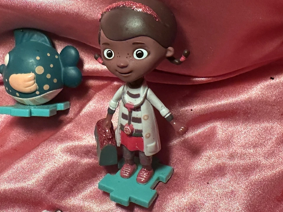 ЛОТ из 6 фигурок Disney «Doc McStuffins» из ПВХ головоломки базы игрушки для украшения торта - Изображение 3 из 4