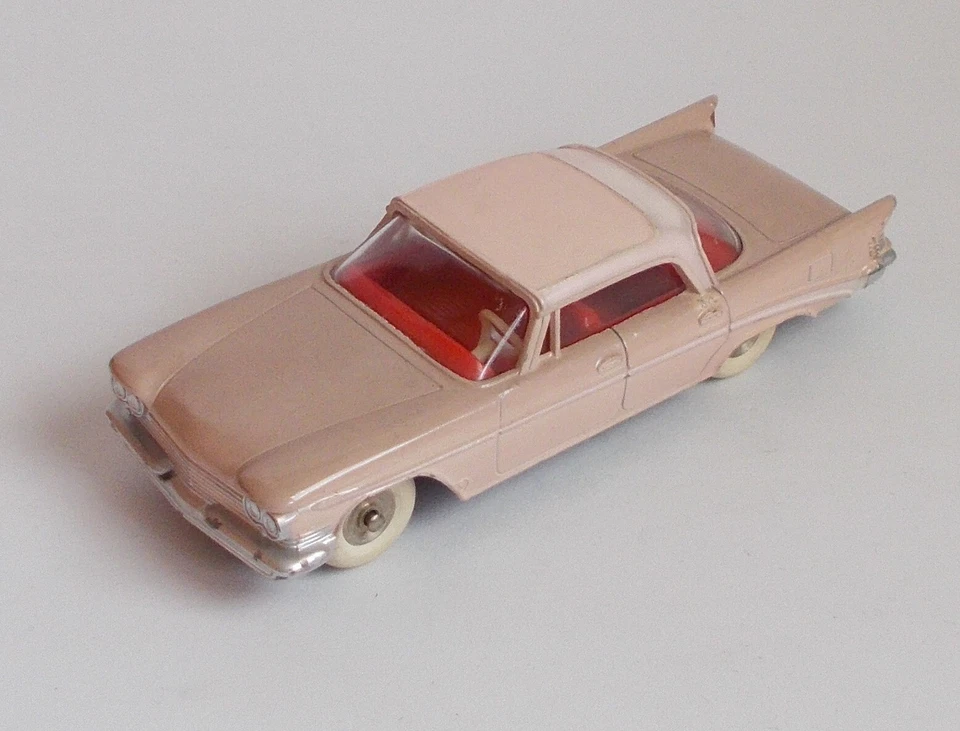 Dinky Toys - 550 - Chrysler Saratoga - Immagine 2 di 4