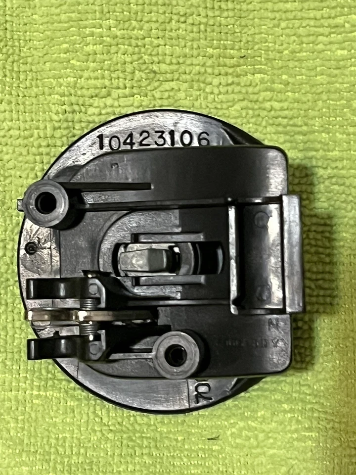 Pontiac Grand Prix 2004-2008 guantera pestillo compartimento bloqueo mango OEM NEGRO Foto 4 de 4