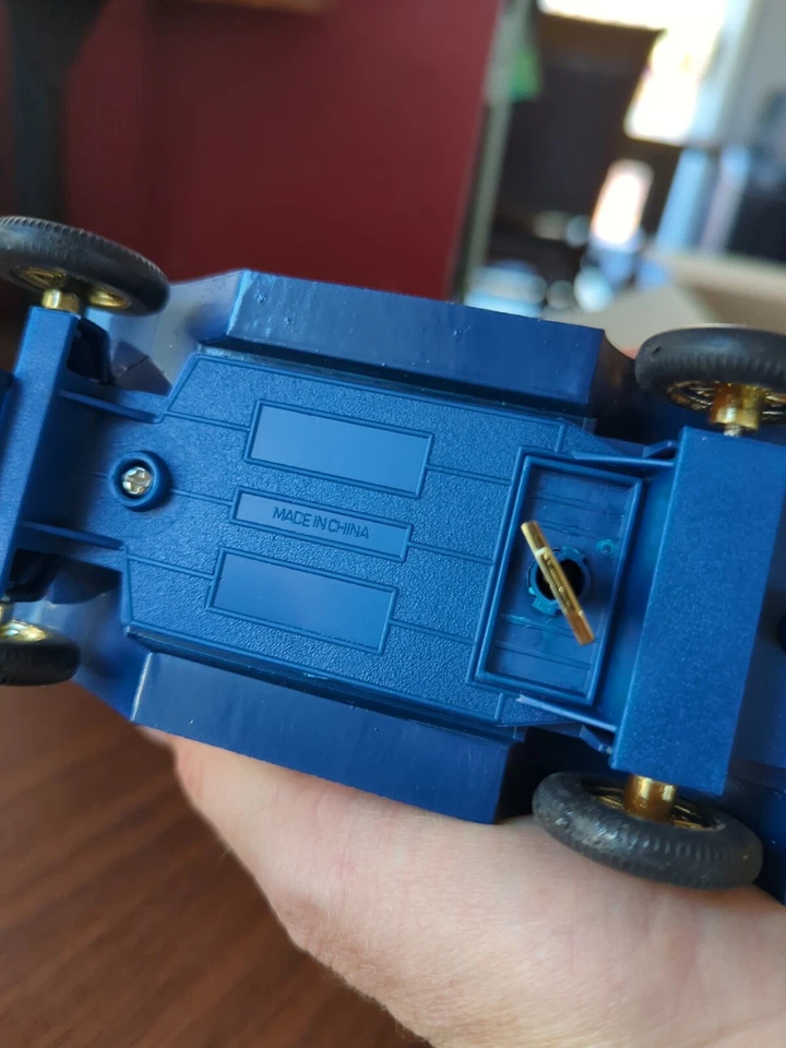 Golden Wheel Pepsi Cola Delivery Truck Die Cast Coin Bank -- with Key - Image 3 of 3