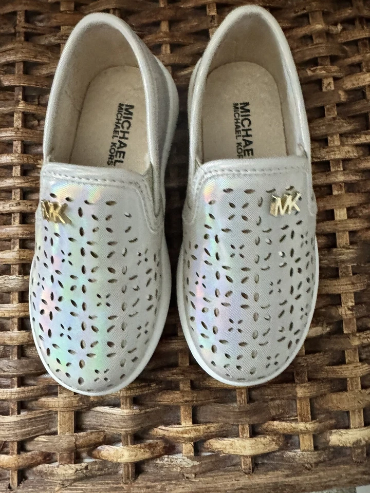 Zapatos planos Michael Kors Jem Olivia II para niñas pequeñas Color Puesta de sol sin cordones talla 7 Foto 4 de 4