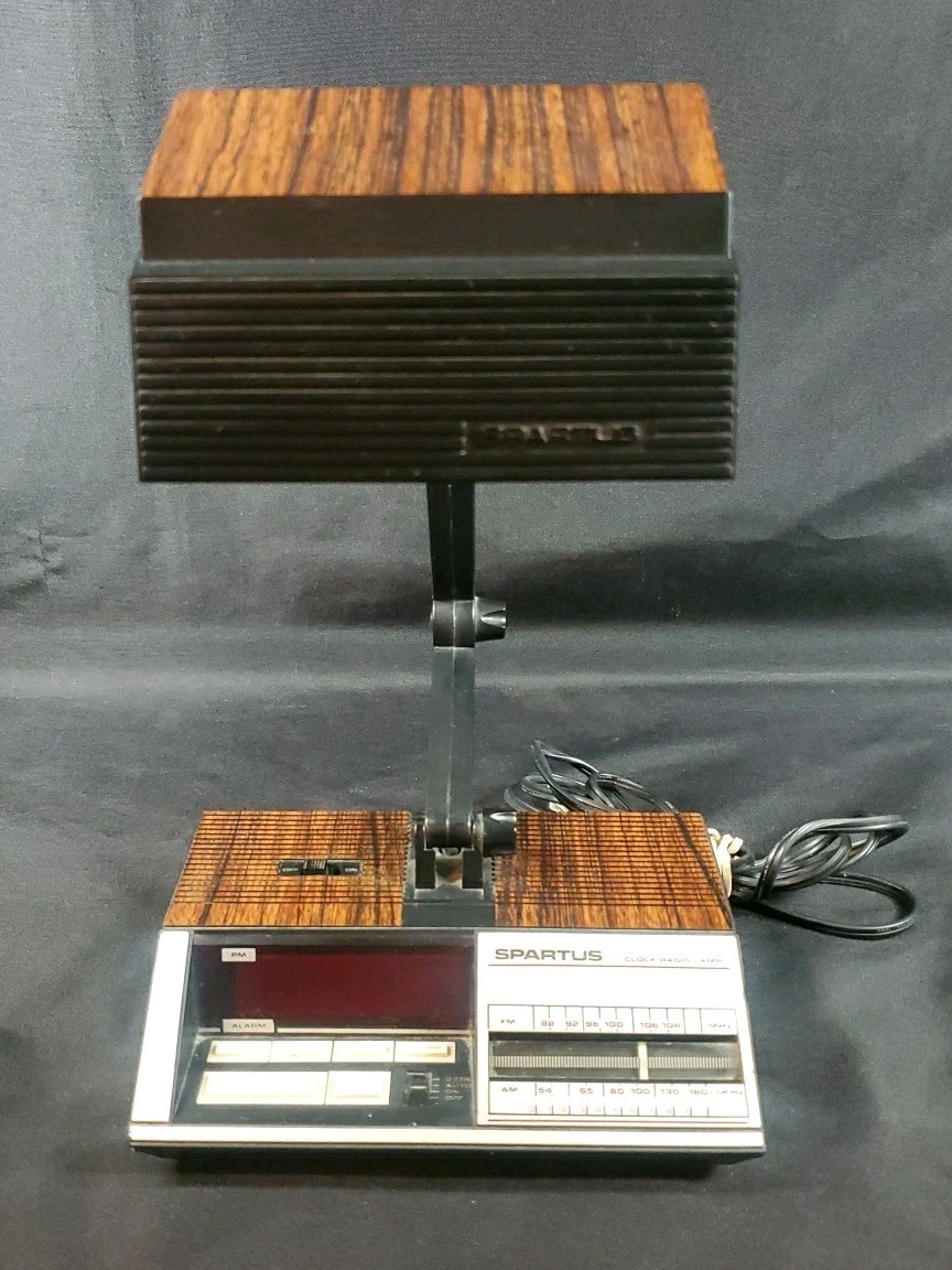 Vintage Spartus Clock Radio Lamp Model 0130 Woodgrain AM/FM Alarm Works Great **