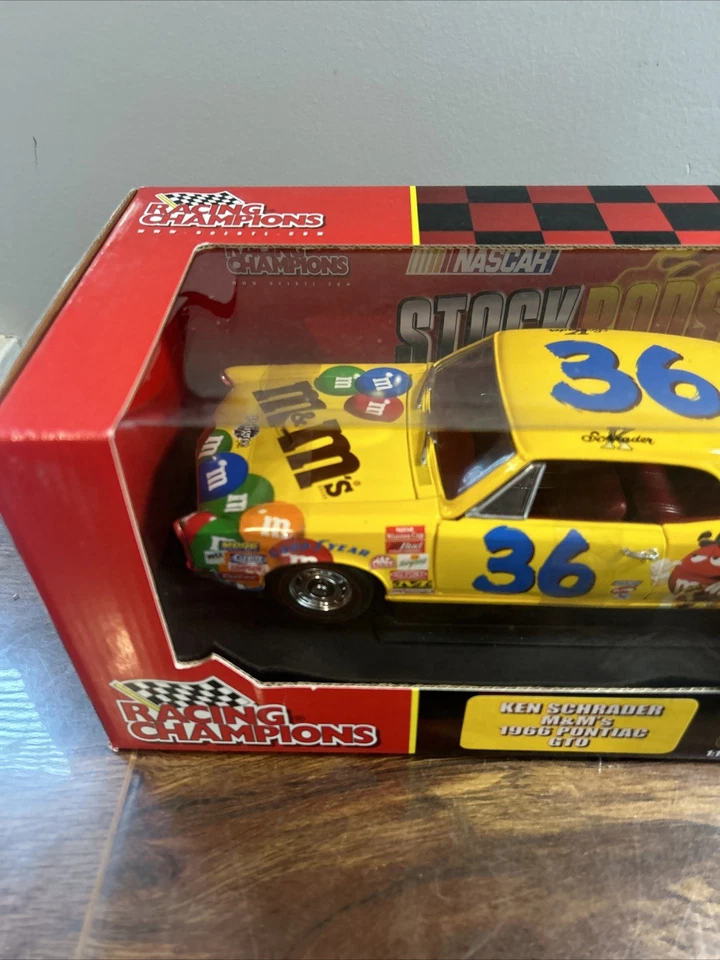 1966 Pontiac GTO Ken Schrader M&M varas de estoque Racing Champions 1/999 novo 1/18 - Imagem 3 de 4