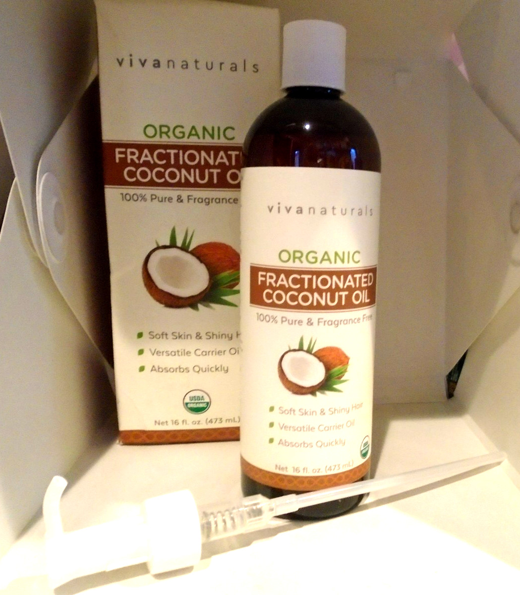 Viva Naturals - Organic Fractionated Coconut Oil - Skin Moisturizer - 16 oz 8/26