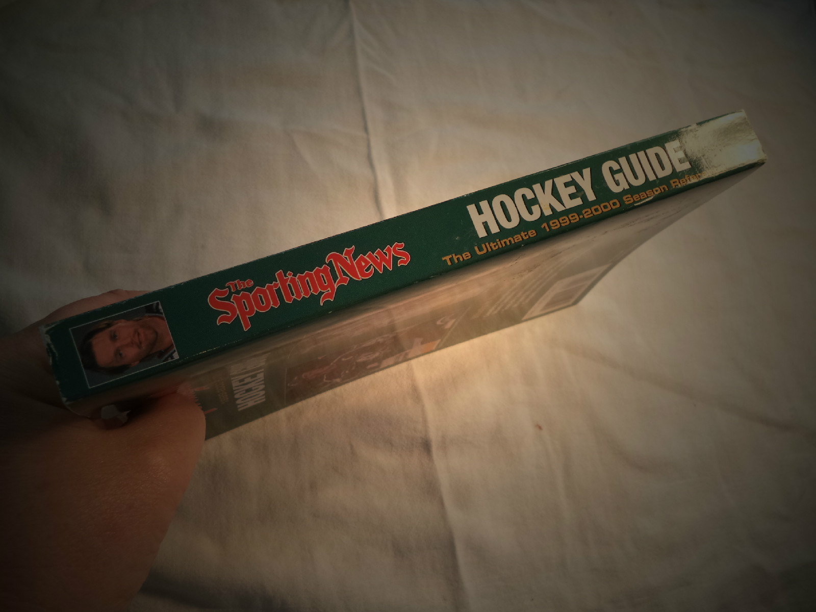 1999 2000 THE SPORTING NEWS HOCKEY GUIDE THE ULTIMATE 19992000 SEASON