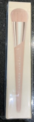 FENTY BEAUTY 110 FULL-BODYD FOUNDATION BRUSH