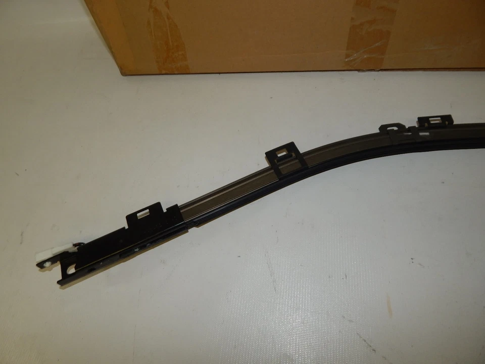 New OEM 1997-2003 Ford Escort Mercury Tracer Seat Belt Track Right Passenger - Изображение 3 из 4