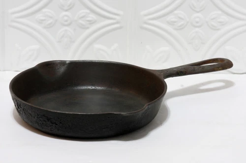 Griswold Erie PA Cast Iron Skillet #3 709D Small Block Logo Double Pour Spouts