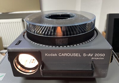 KODAK DIA CAROUSEL Diaprojektor S-AV2050 + DIAMAGAZIN S-AV2000 - vom Händler