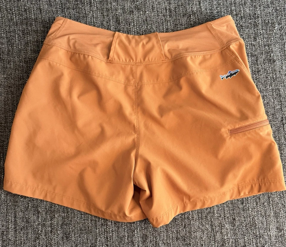 SHORTS PATAGONIA FEMININO TECH Henna Marrom Médio - Imagem 2 de 4