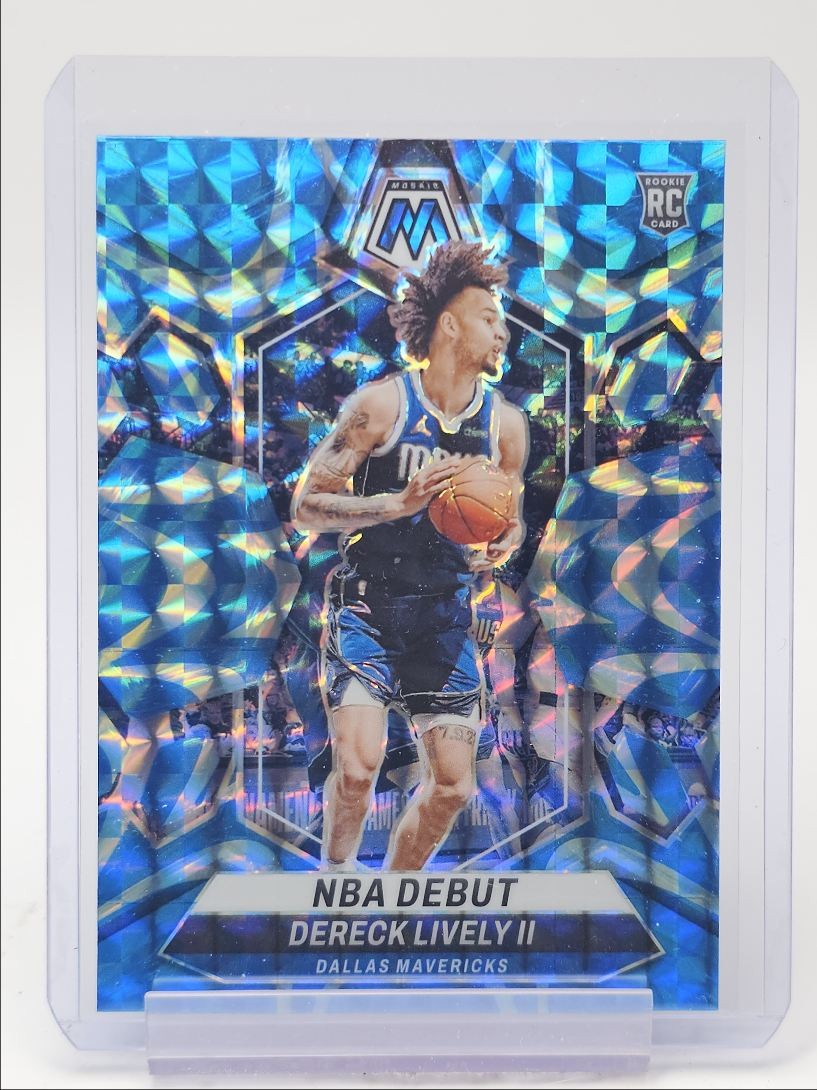 DERECK LIVELY II 2023-24 MOSAIC NBA DEBUT ROOKIE REACTIVE BLUE RC Q3813