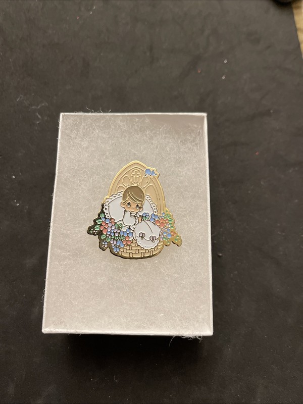 Precious Moments Lapel Pin Baptism Boy Free Shipping