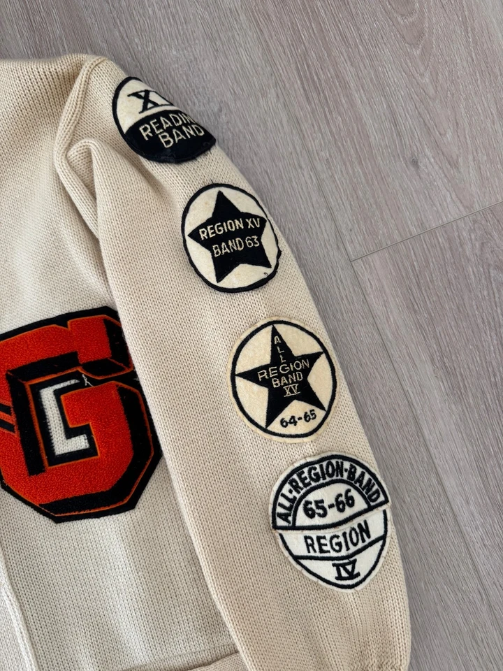 Cardigã vintage anos 60 Letterman malha bordado remendos Texas S verdadeiro creme dos anos 1960 - Imagem 3 de 4