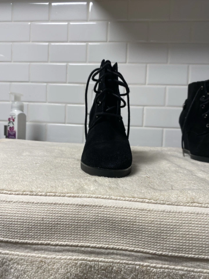 Botas de tornozelo Michael Kors camurça preta - Imagem 4 de 4