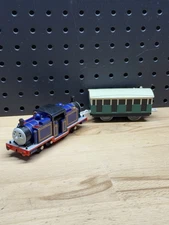Thomas & Friends TrackMaster Mighty Mac Coaches Lot Motorized Train Engine