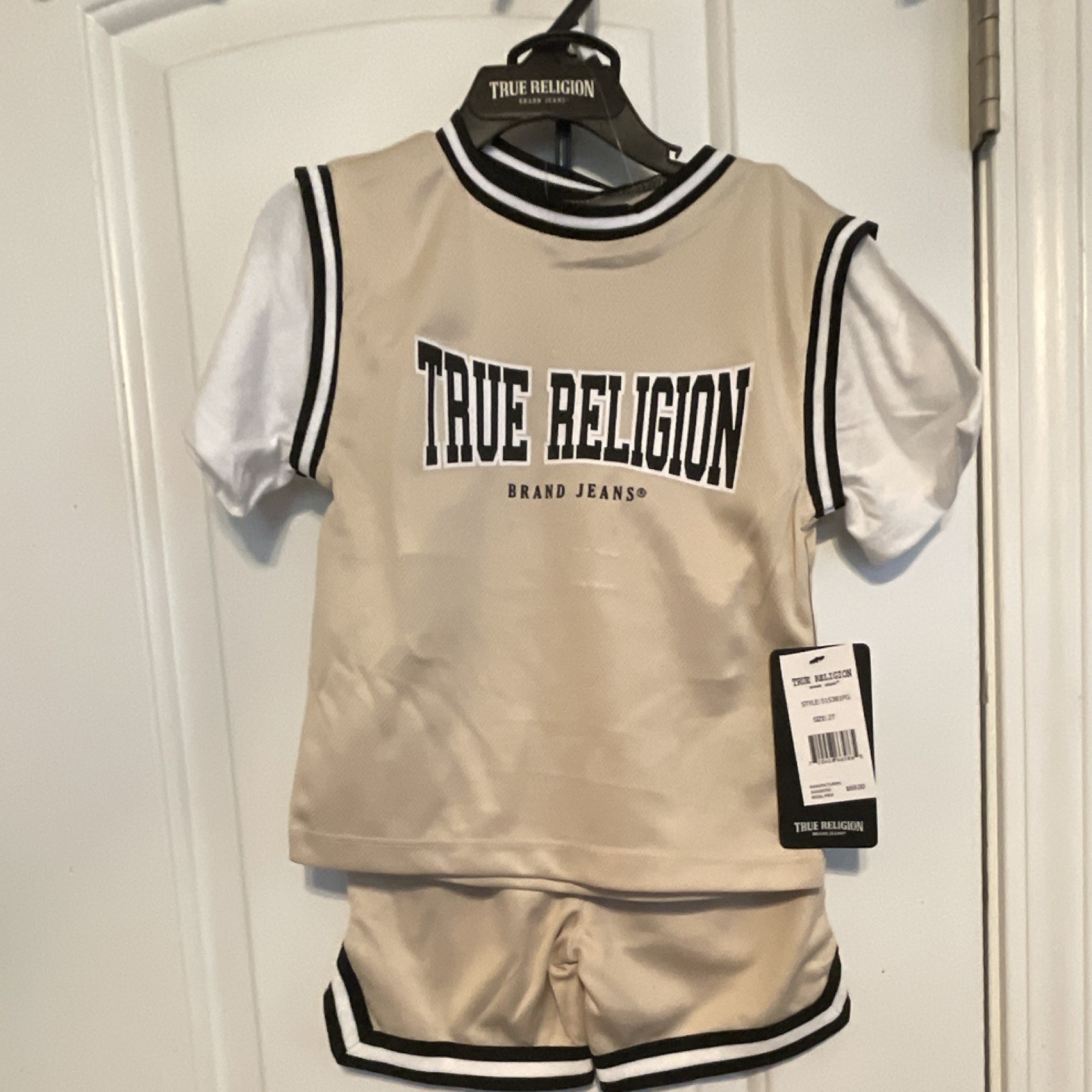 True Religion Boys 2 Piece Outfit Set T-Shirt & Shorts Size 3T Beige White Black
