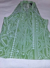 Women's Top Sz XL Lined in Front Racer Sleeveless  Green & White By I.N.C. New