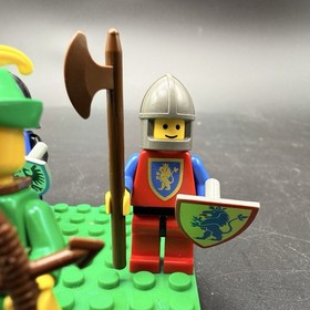 LEGO Castle 6103 - Castle Mini Figures 99% Complete No Box No Instructions